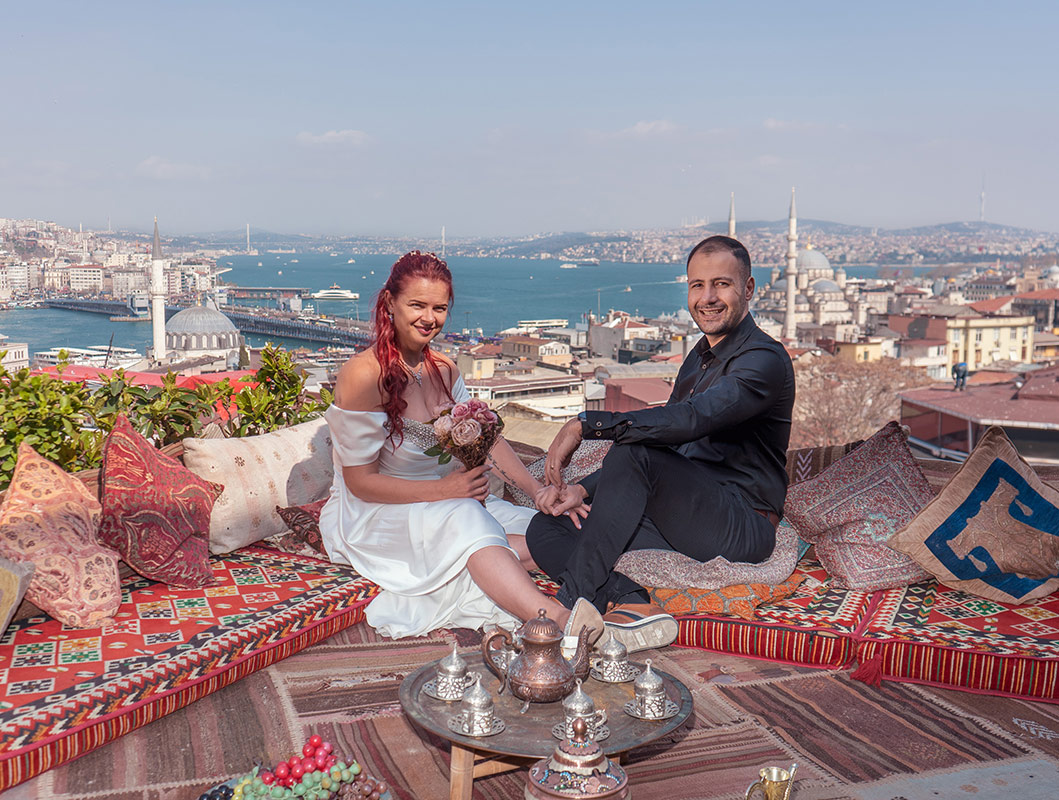 Istanbul Rooftop Photo. Istanbul Couple Photographer